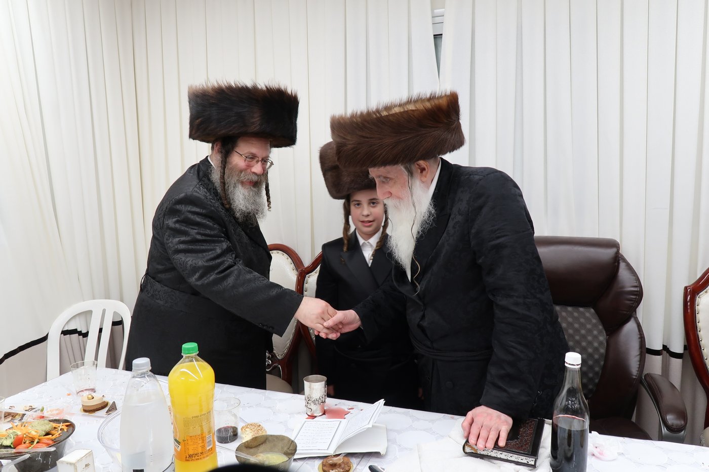 שמחת בר מצווה לנכד האדמו"ר ממכנובקא בעלזא