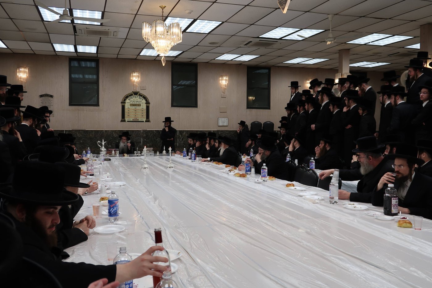 הילולא קדישא בחצה"ק צאנז זוויעהיל