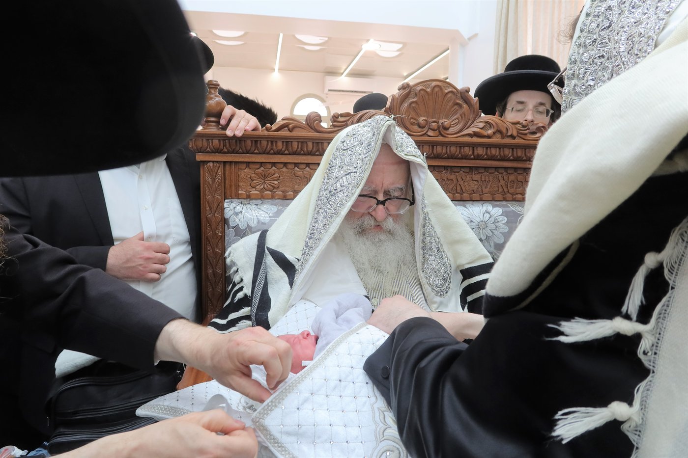 שמחת הברית בחצה"ק טשארנאביל - משכנות הרועים