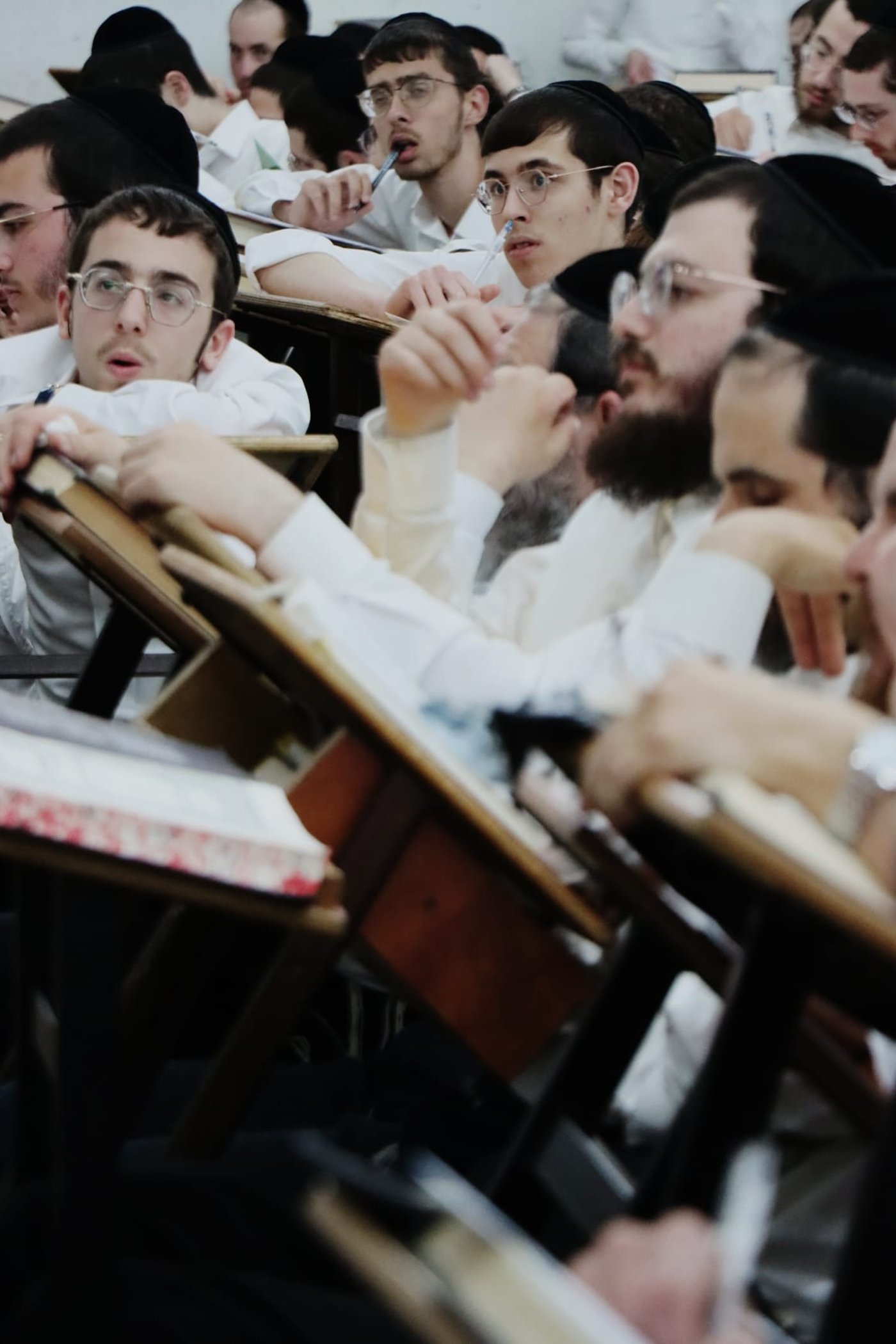 הגאון רבי דוד לוי בשיעור כללי בישיבת פוניבז'