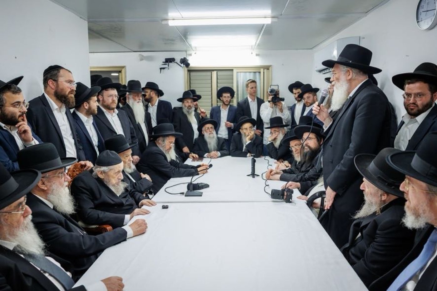 כינוס החירום של ראשי הישיבות במעונו של הגר"ד לנדו