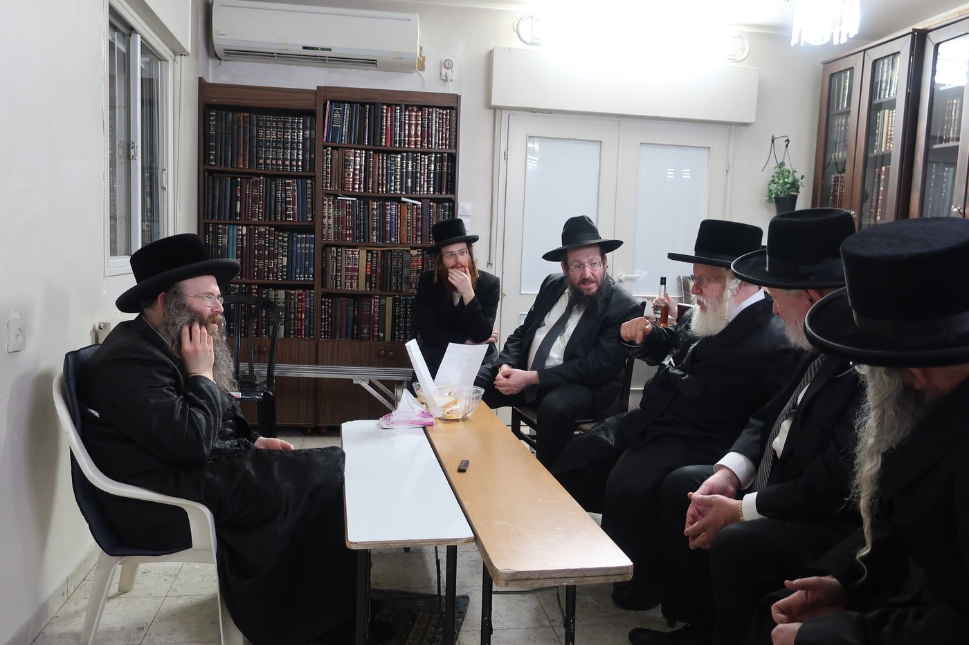 ניחום אבלים בחצה"ק טשאבא