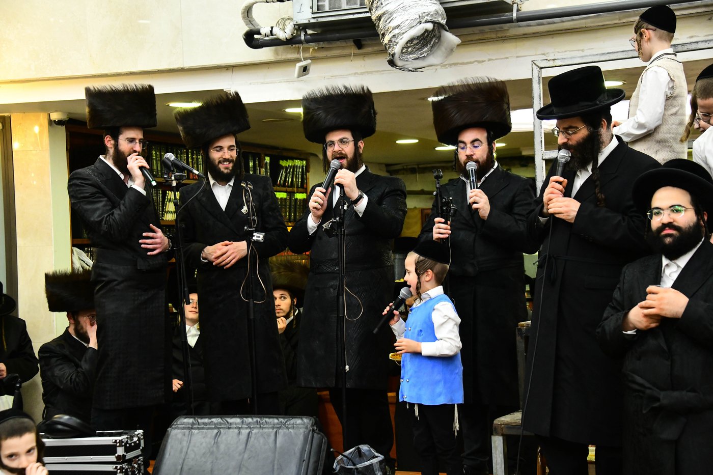 שמחת בר המצווה בחצה"ק ספינקא - נאראל 