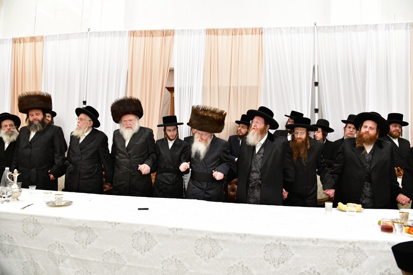 שמחת האירוסין בחצה"ק קרעטשניף ק"ג - קומרנא ב"ש