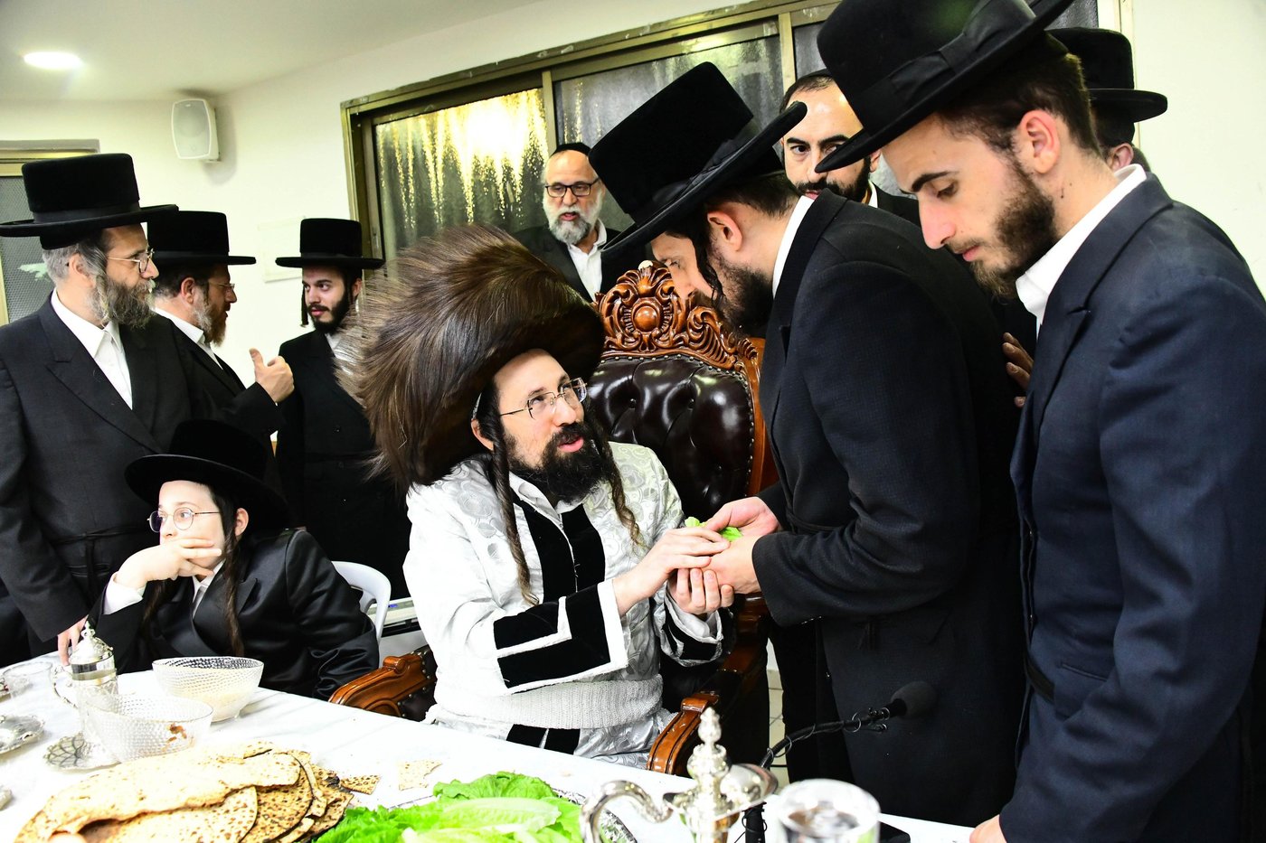 פסח שני בחצה"ק מעז'בוז