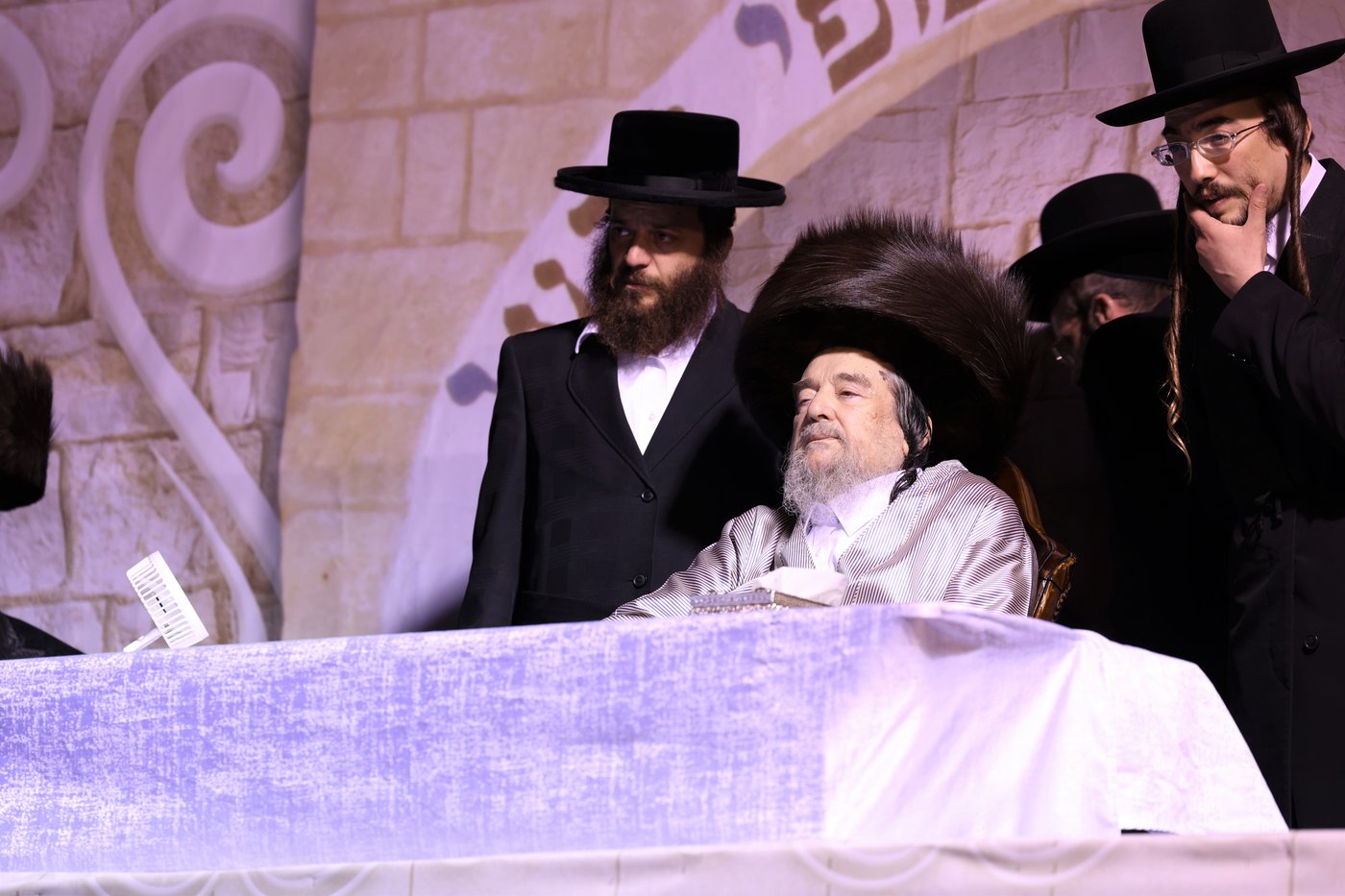 הגה"צ רבי יעקב מאיר שכטר בהדלקה ל"ג בעומר