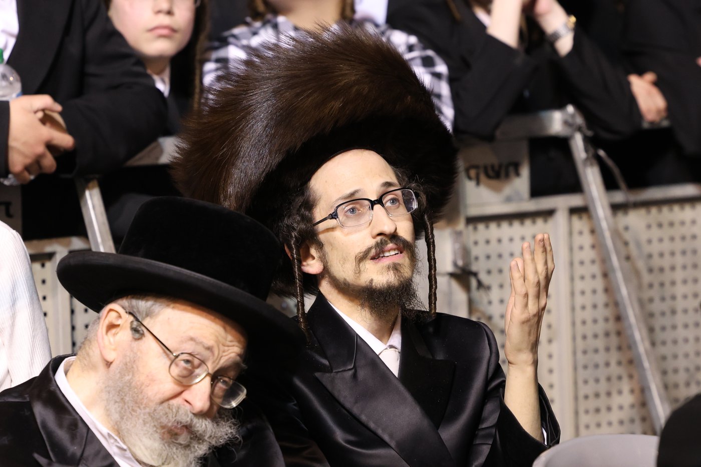הגה"צ רבי יעקב מאיר שכטר בהדלקה ל"ג בעומר