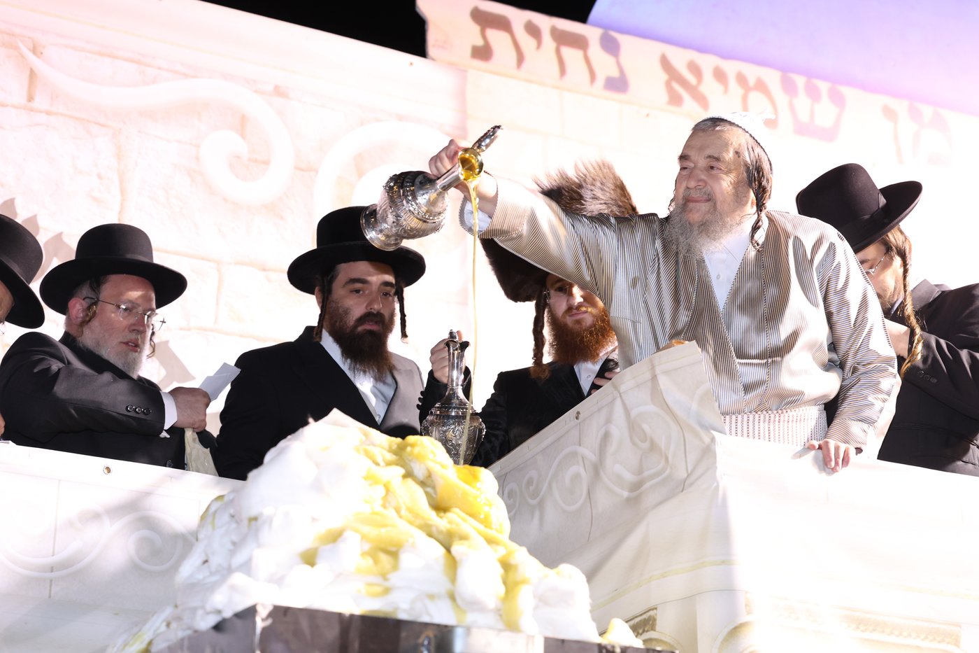 הגה"צ רבי יעקב מאיר שכטר בהדלקה ל"ג בעומר