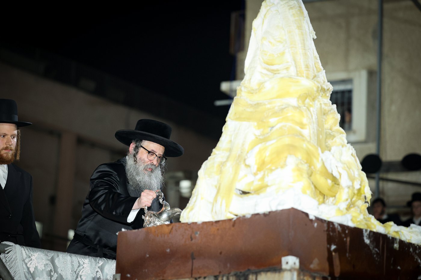 הגה"צ ראש ישיבת סאטמר בהדלקה לכבוד רשב"י