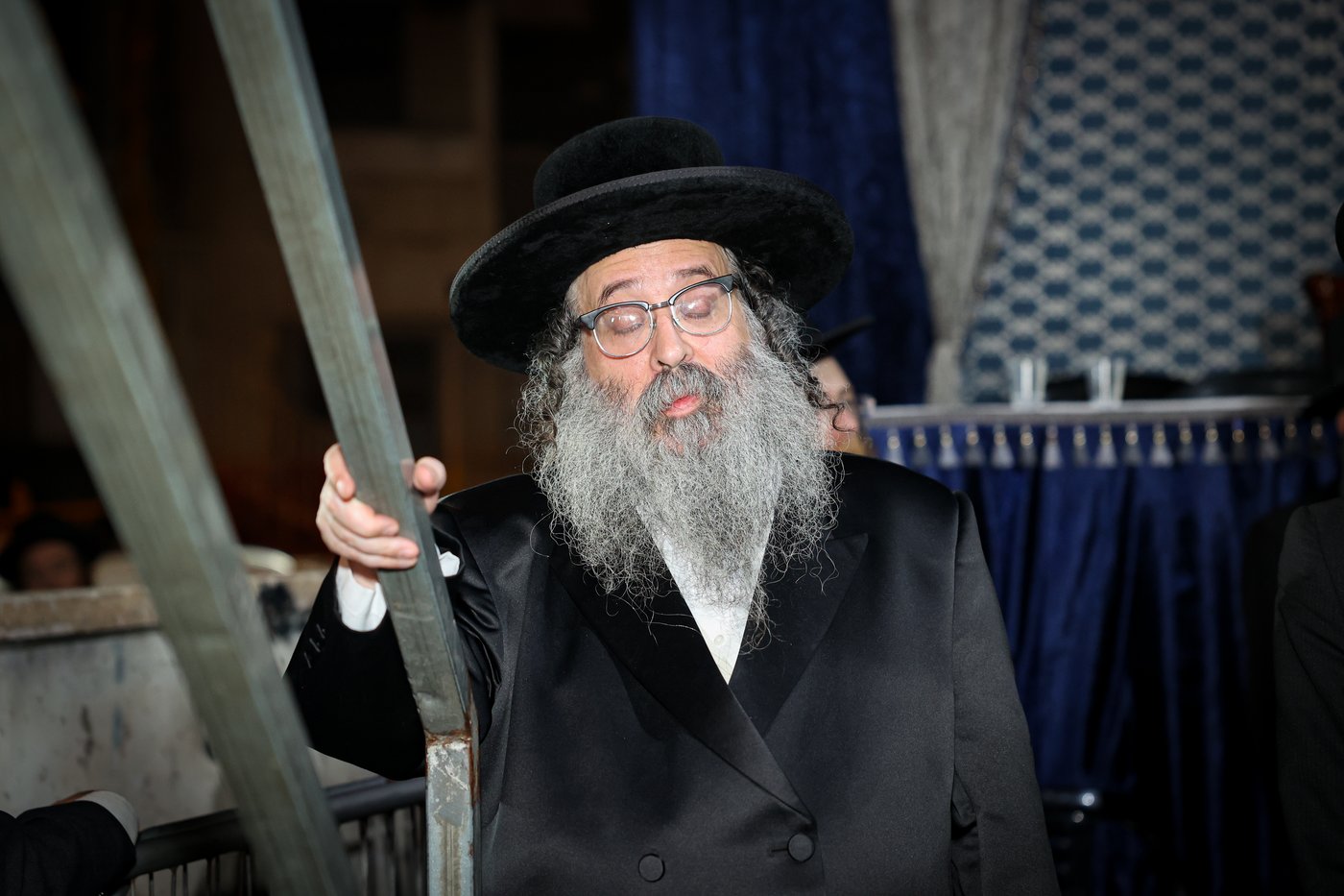 הגה"צ ראש ישיבת סאטמר בהדלקה לכבוד רשב"י