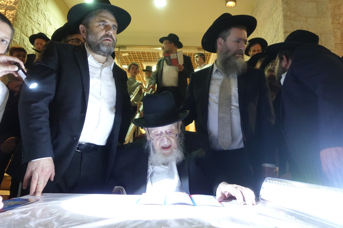 מראות ל"ג בעומר אצל הגאון רבי מאיר צבי ברגמן