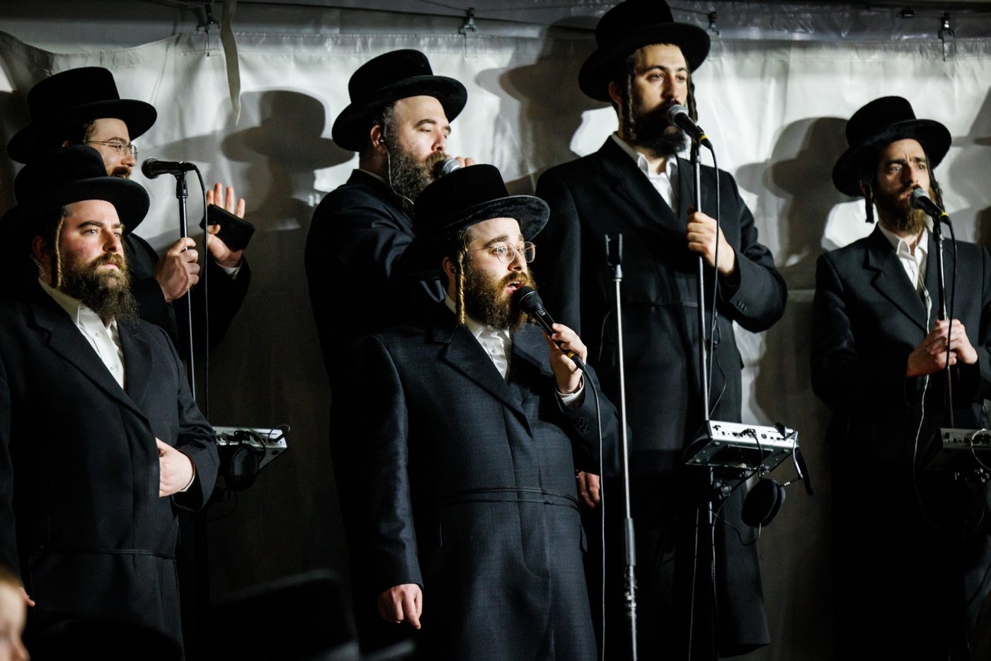 מעמד ההדלקה ע"י האדמו"ר מבאבוב - 45 ליל ל"ג בעומר