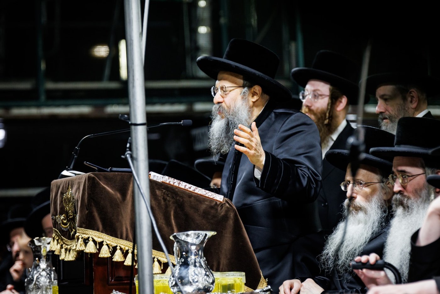 מעמד ההדלקה ע"י האדמו"ר מבאבוב - 45 ליל ל"ג בעומר