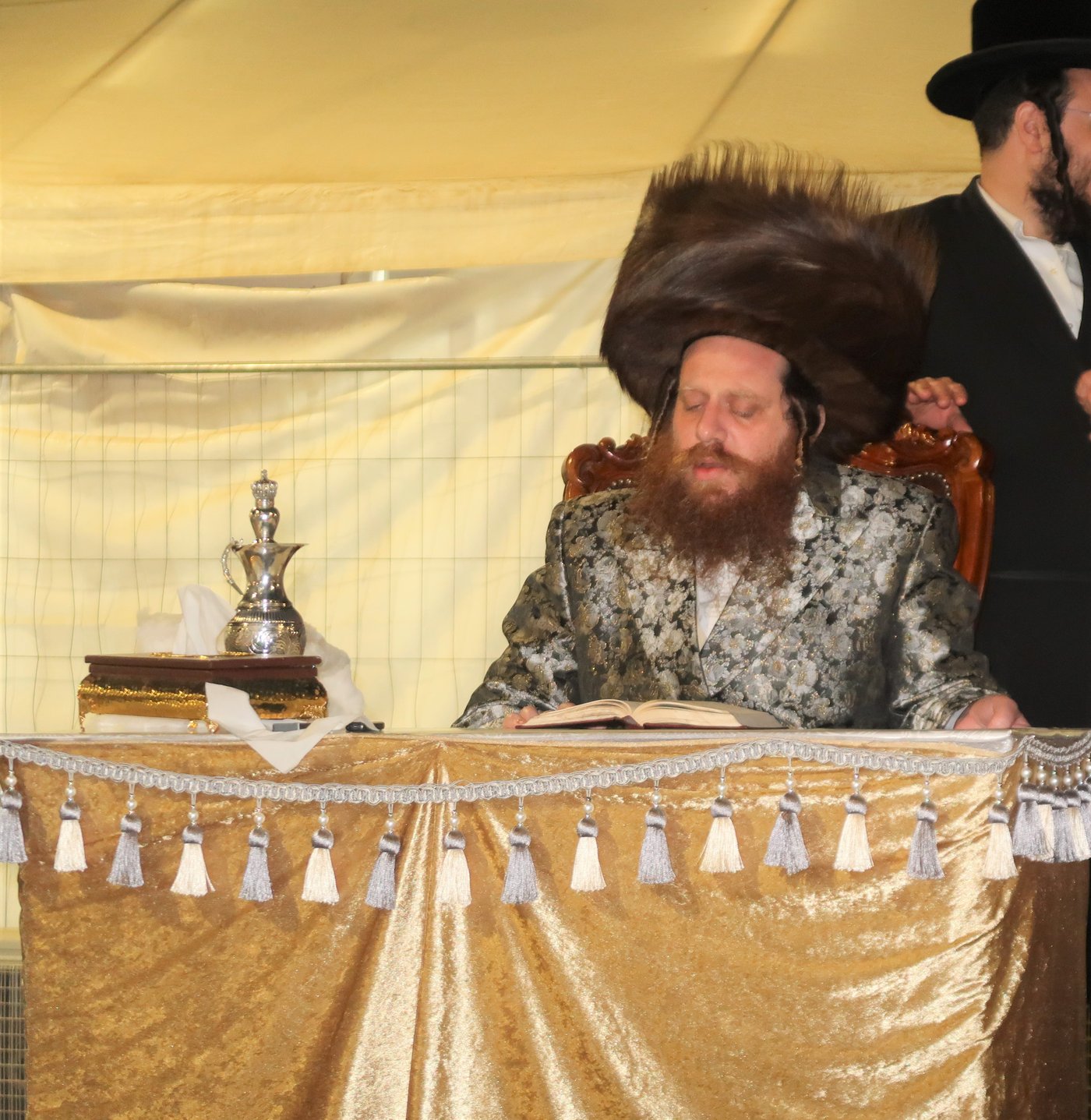 ל"ג בעומר בחצה"ק מיאלען