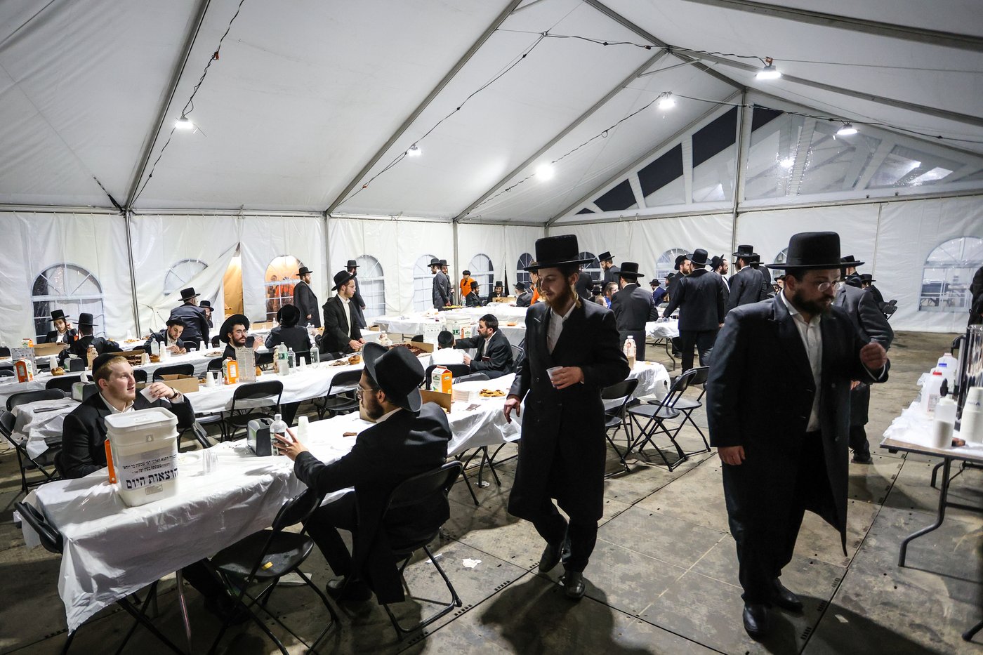 אלפי ישראל בעליה לציון הרה"ק מבאבוב זצ"ל בליל ל"ג בעומר תשפ"ה