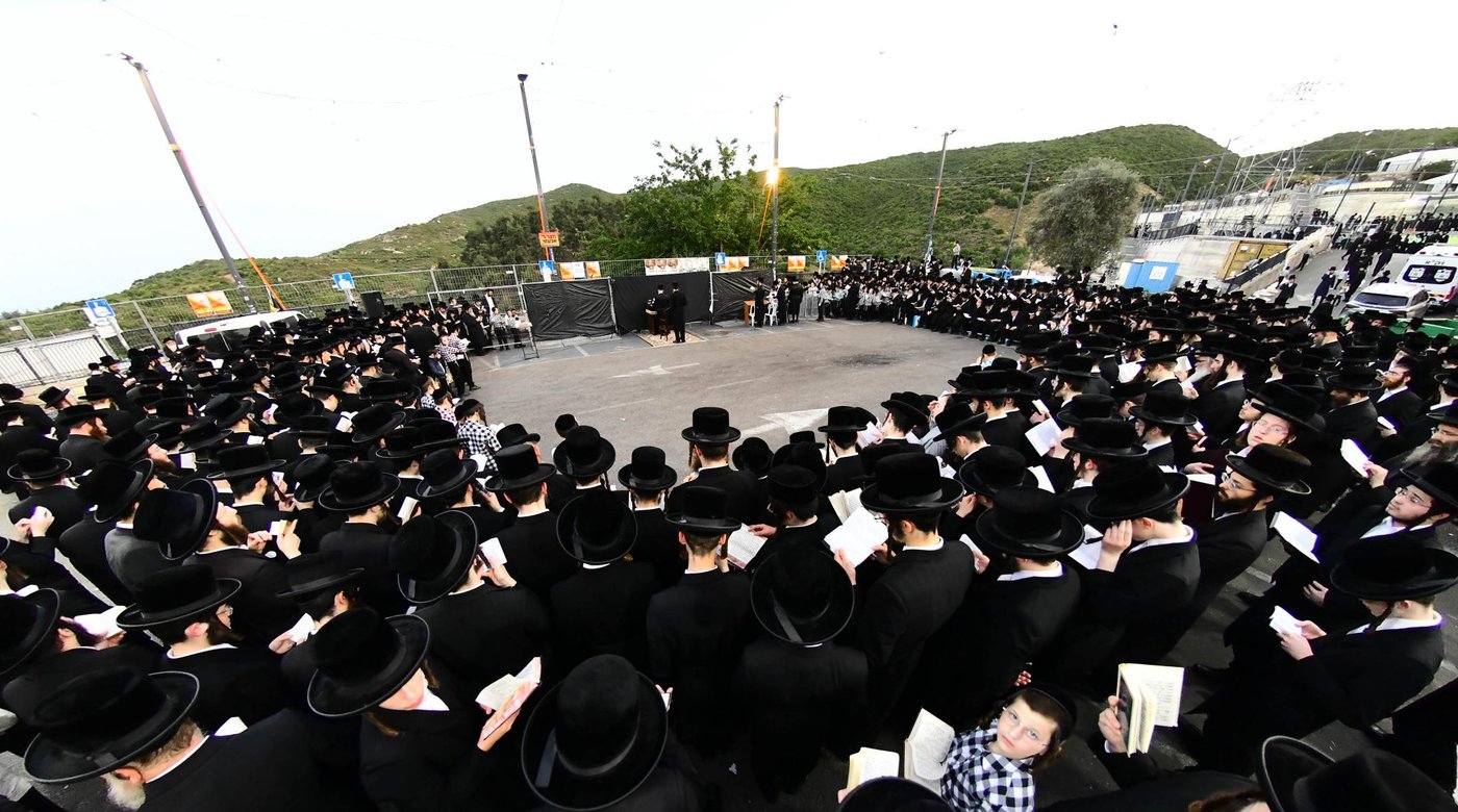 האדמו"ר מסערט ויז'ניץ באתרא קדישא מירון
