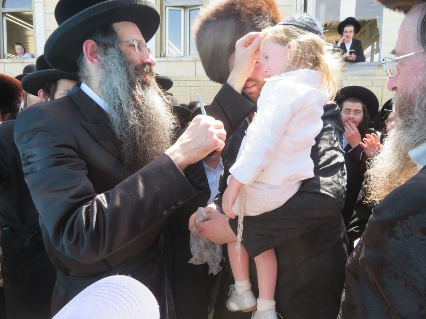 ל"ג בעומר בחצה"ק סטריקוב ירושלים