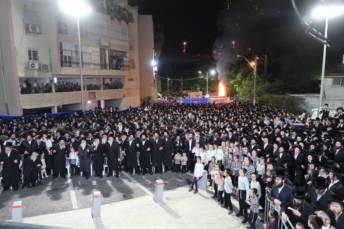 ל"ג בעומר בחצה"ק סערט ויז'ניץ