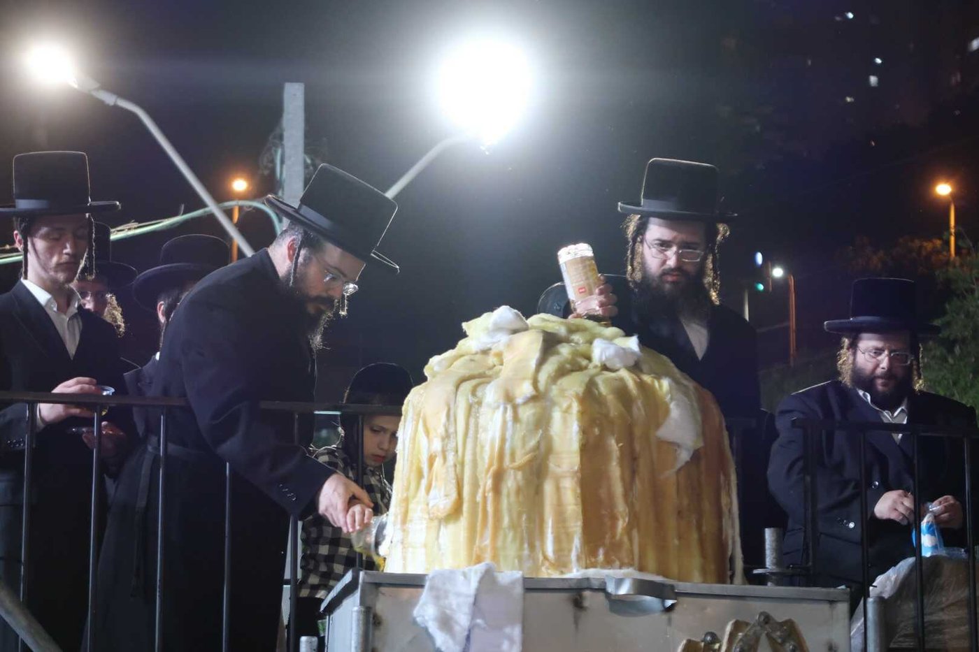 ל"ג בעומר בחצה"ק סערט ויז'ניץ