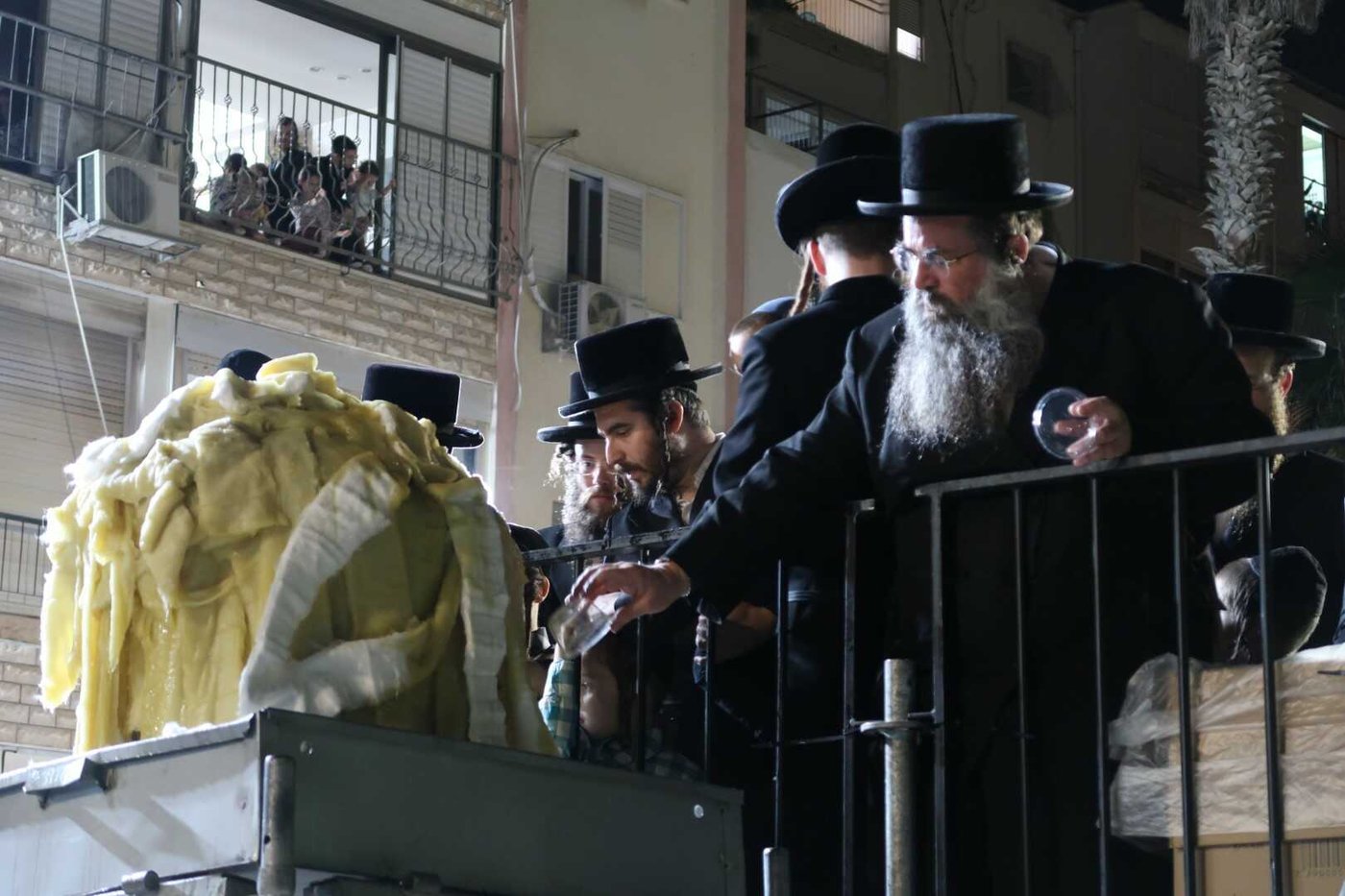 ל"ג בעומר בחצה"ק סערט ויז'ניץ