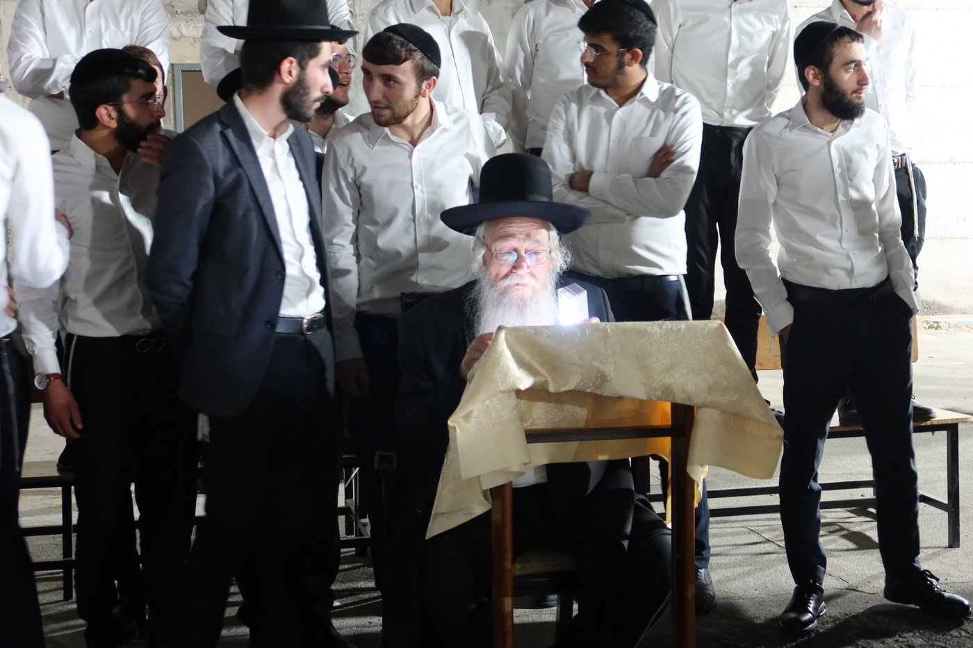 הגאון רבי משה דוד לפקוביץ בהדלקה לכבוד רשב"י