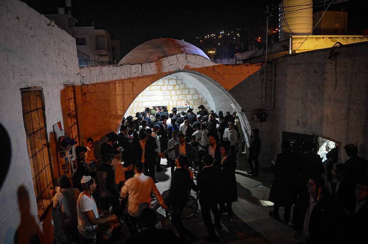 ספירת 'יסוד שביסוד' בקבר יוסף הצדיק בשכם