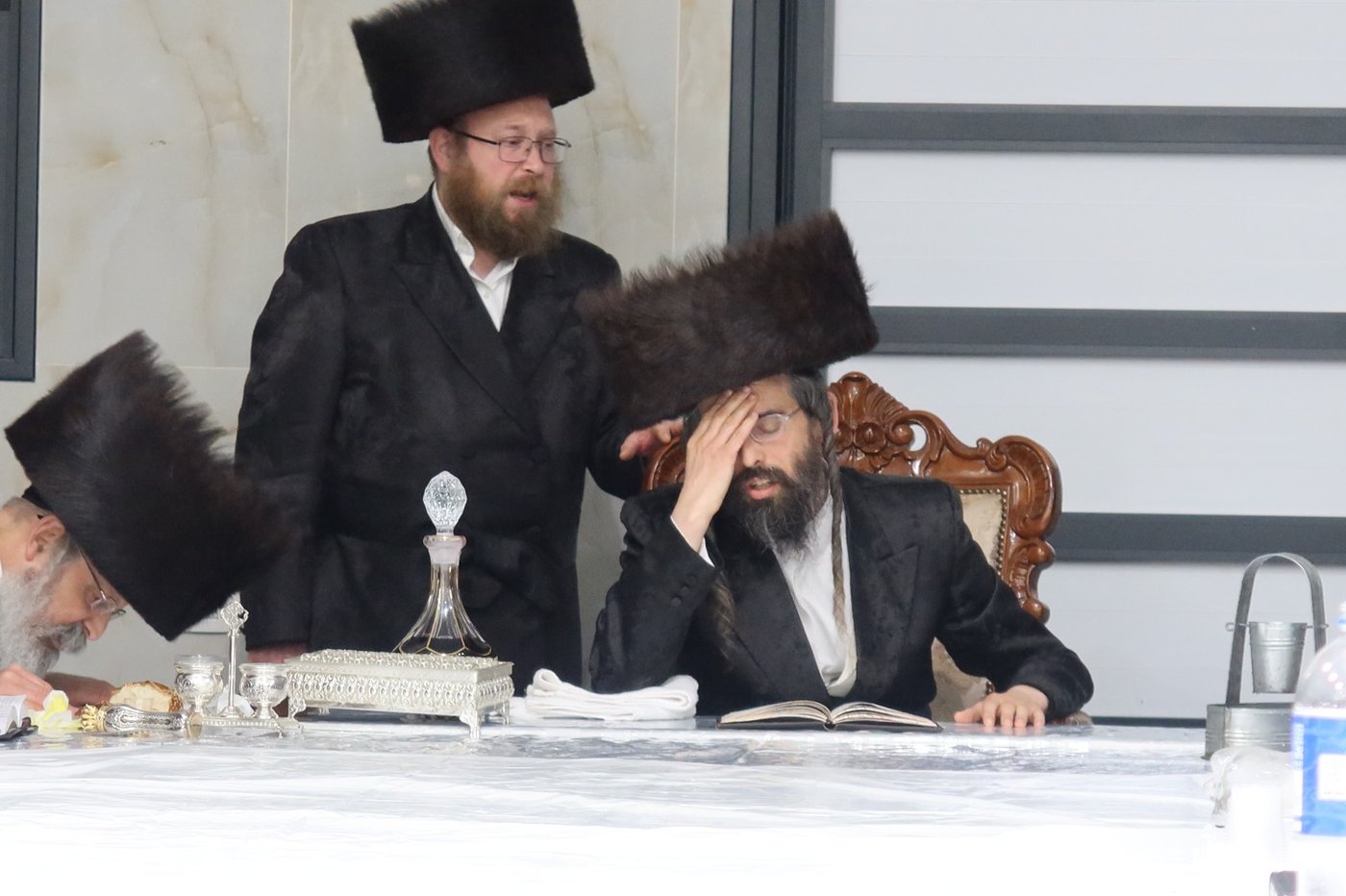 מוצאי שבת הילולא בזוועהיל
