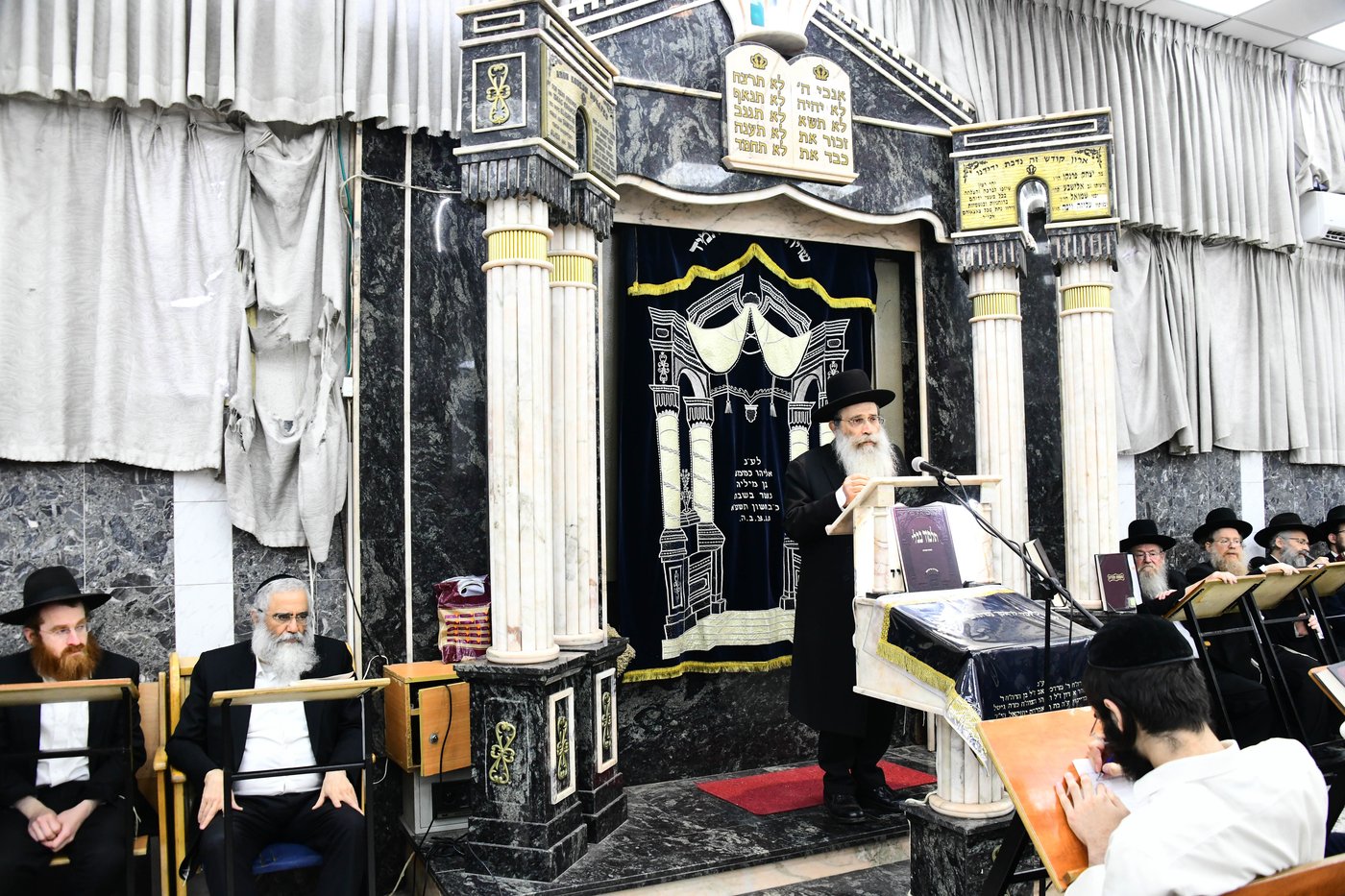 הגאון רבי שרגא שטיינמן בשיחת חיזוק בישיבת 'נחלת דן'