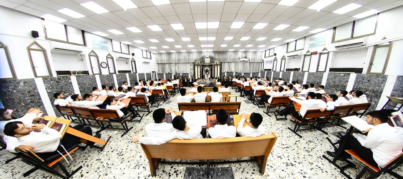הגאון רבי שרגא שטיינמן בשיחת חיזוק בישיבת 'נחלת דן'