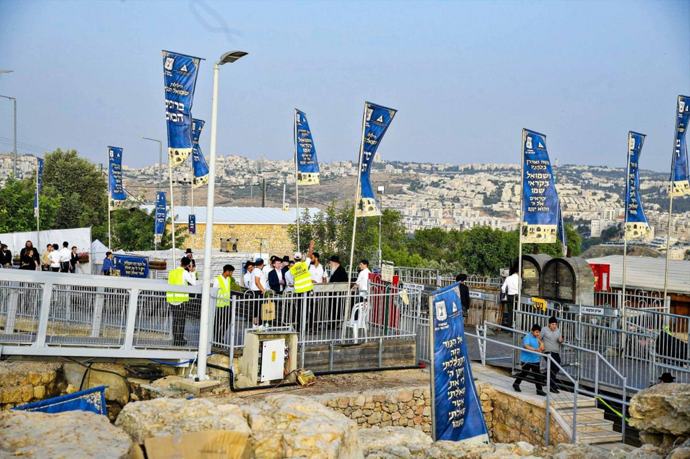 מראות ההילולא בקבר שמואל הנביא