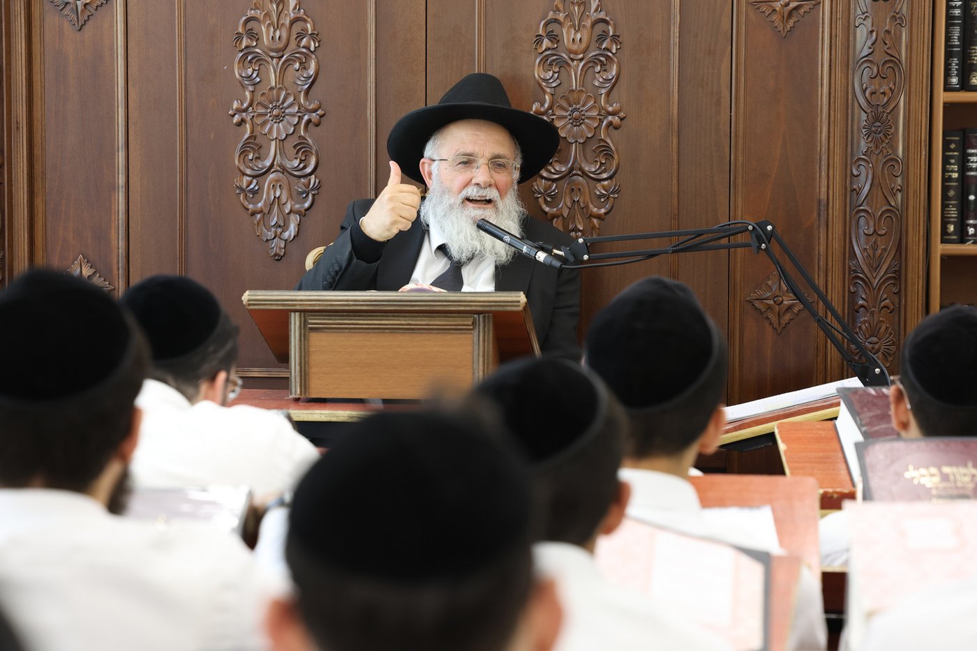 הגאון רבי בנימין גמליאלי בשיחת חיזוק בישיבתו 'לבב חכמה'