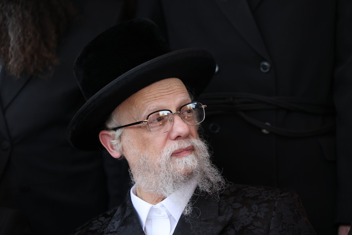 האדמו"ר מסערט ויז'ניץ בחודש סיון האחרון, פיאותיו סביב לאוזניים