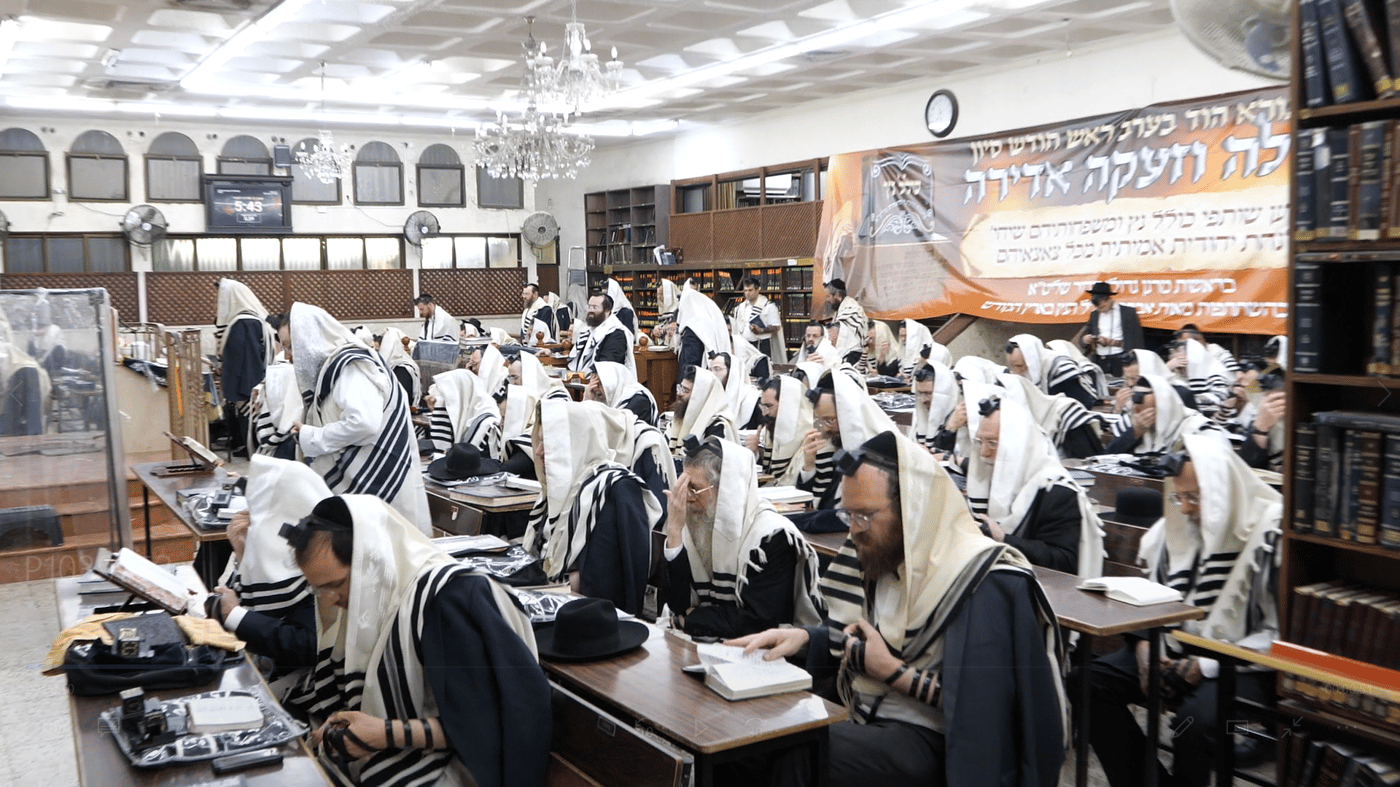 הגאון רבי יצחק זילברשטיין בתפילת השל"ה ער"ח סיון