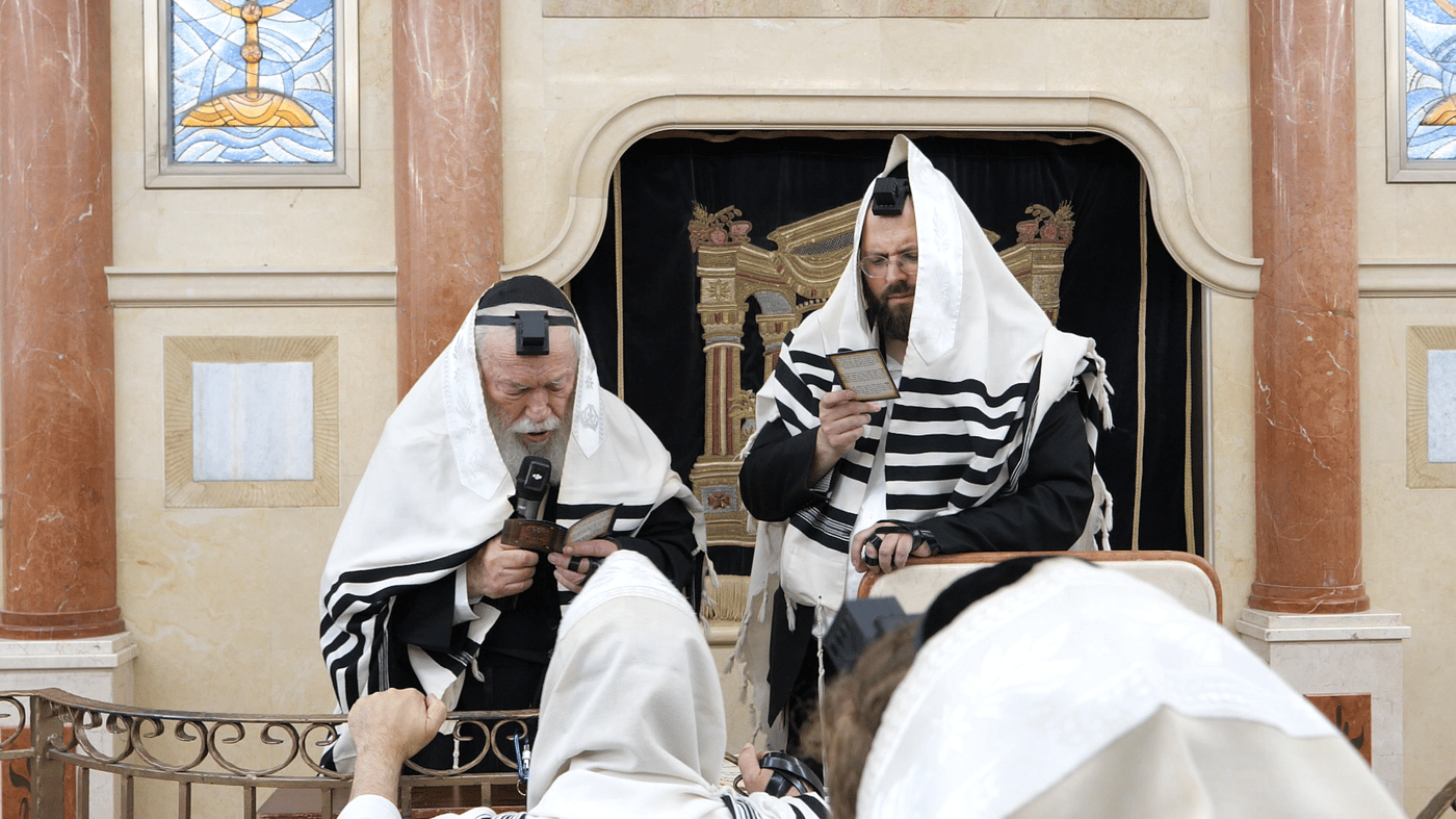 הגאון רבי יצחק זילברשטיין בתפילת השל"ה ער"ח סיון