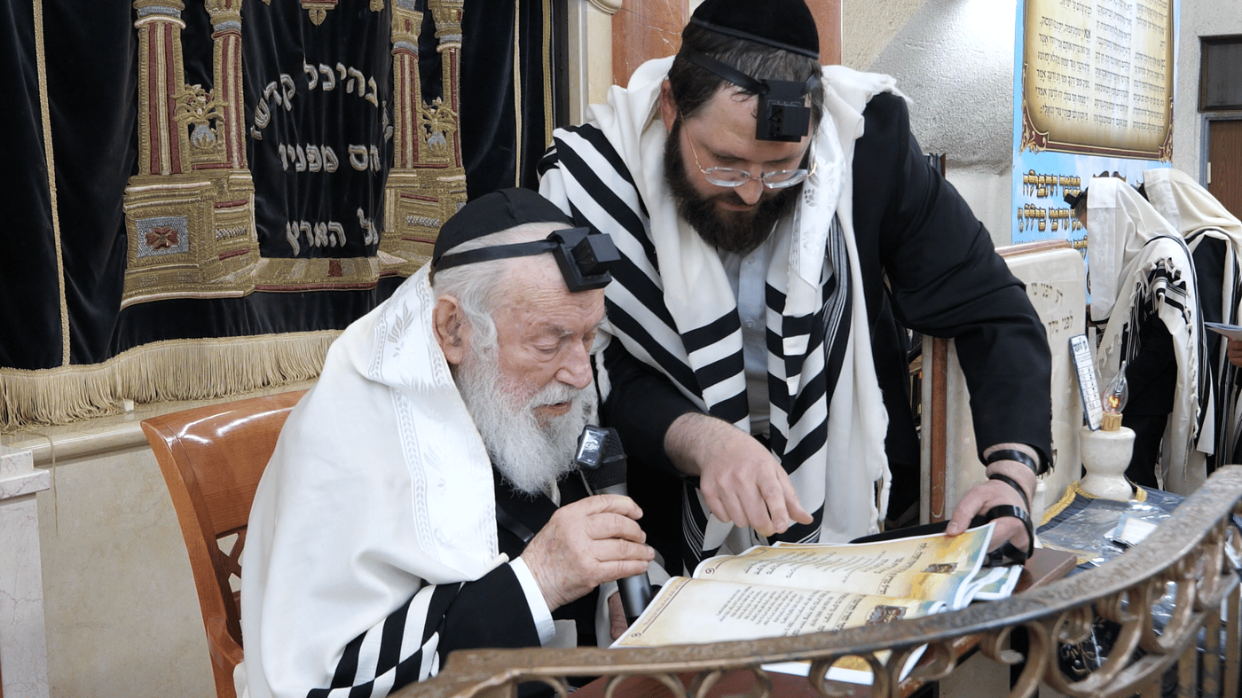 הגאון רבי יצחק זילברשטיין בתפילת השל"ה ער"ח סיון