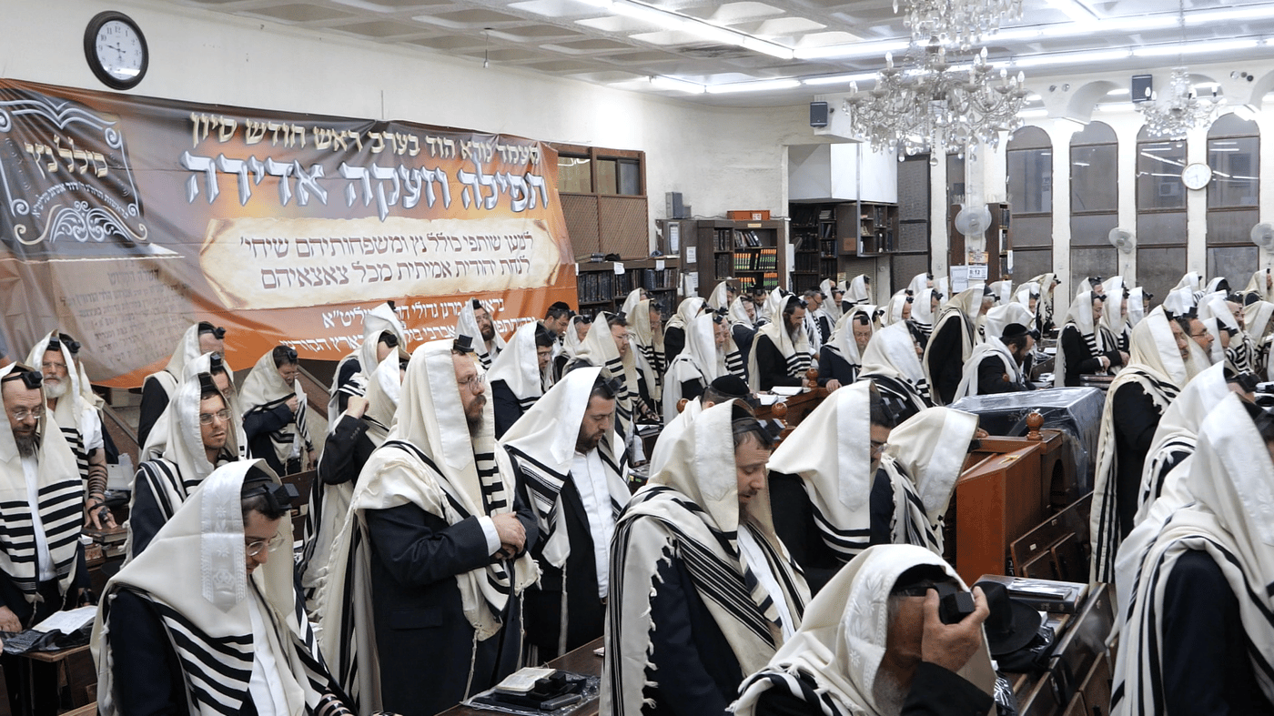 הגאון רבי יצחק זילברשטיין בתפילת השל"ה ער"ח סיון