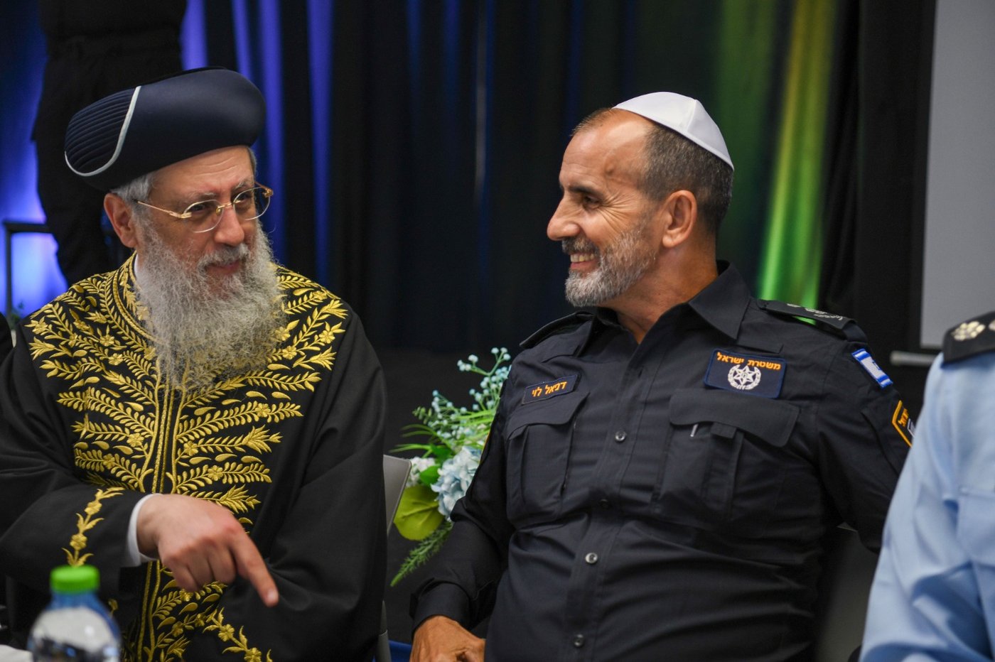 רבנות המשטרה השיקה: "בחרבות גיבורים" - ספר הלכתי לשוטרים