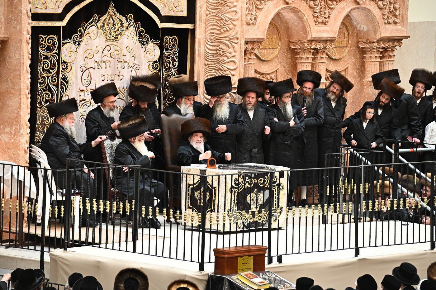 האדמו"ר מויז'ניץ בספירת העומר מ"ט בעומר