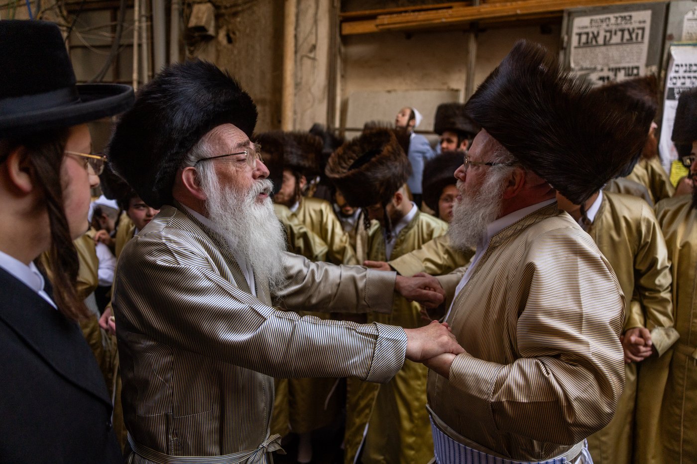 הכנסת ספר תורה ב'תולדות אהרן' בערב חג השבועות