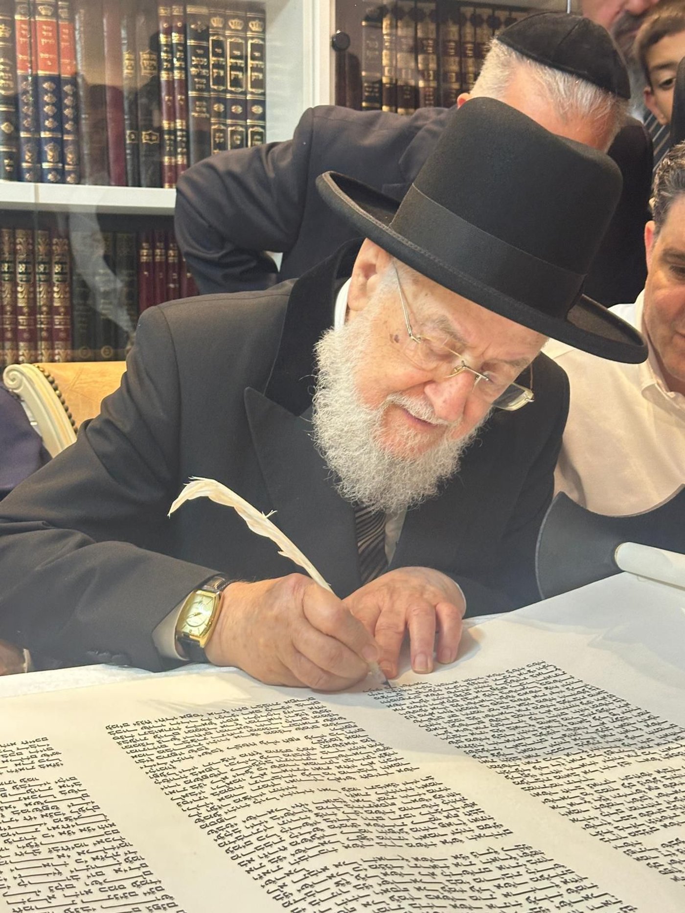  הכנסת ס"ת לע"נ הרב יצחק כהן ארזי זצ"ל