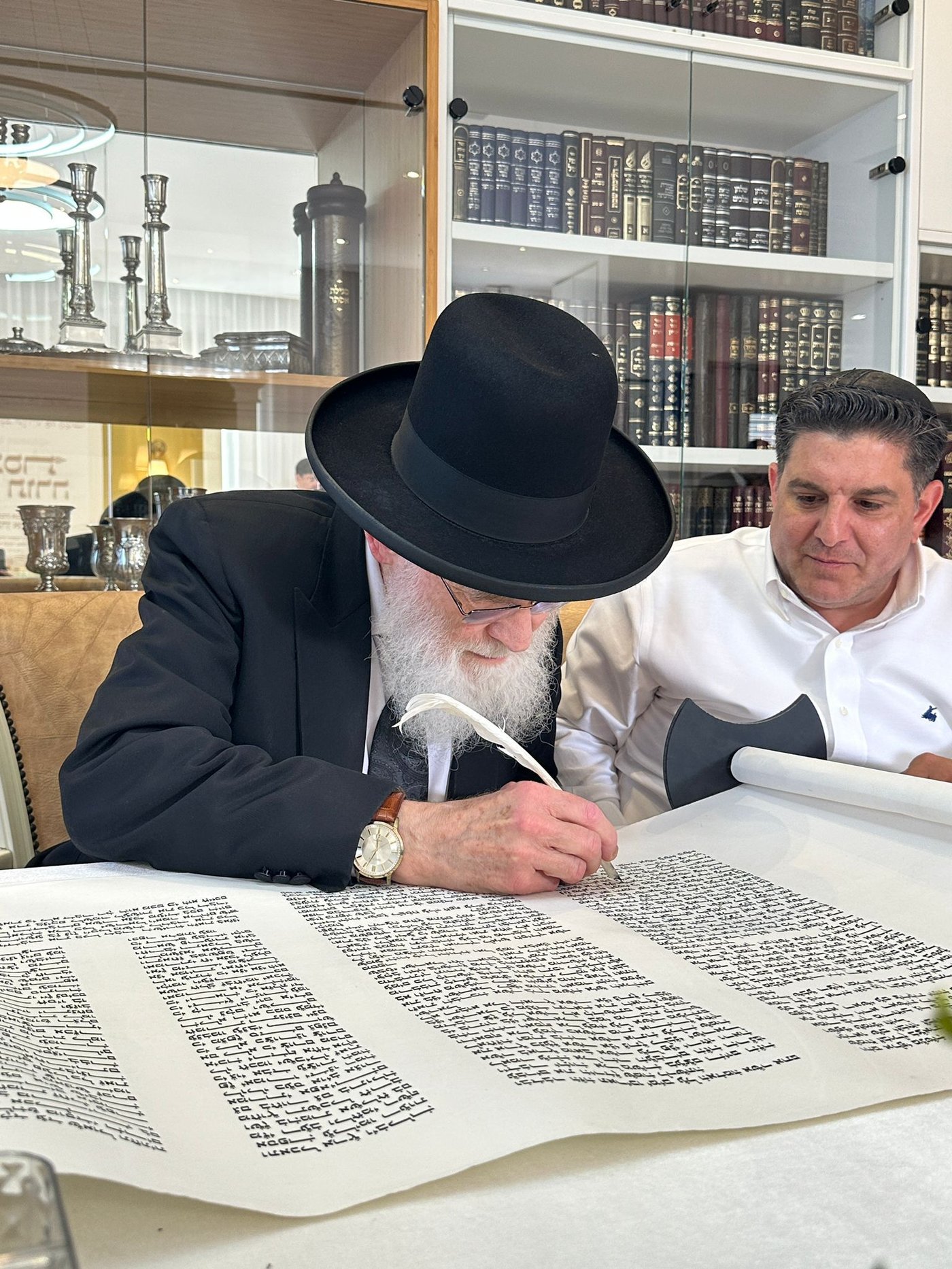  הכנסת ס"ת לע"נ הרב יצחק כהן ארזי זצ"ל