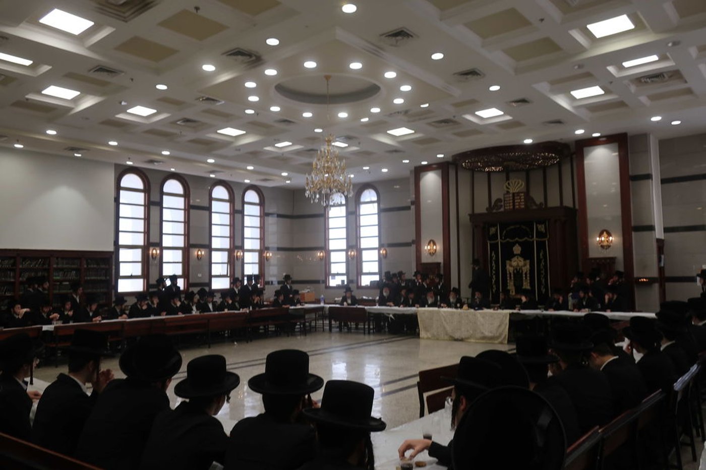 הרה"צ רבי חיים מאיר הגר בביקור בישיבת ויז'ניץ בברכפלד