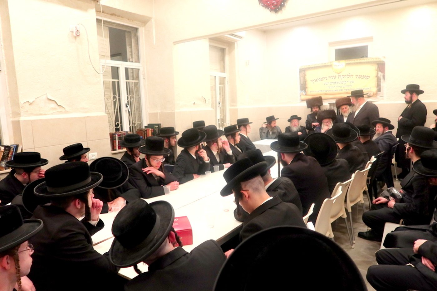 המעמד במעונו של האדמו"ר ממשכנות הרועים