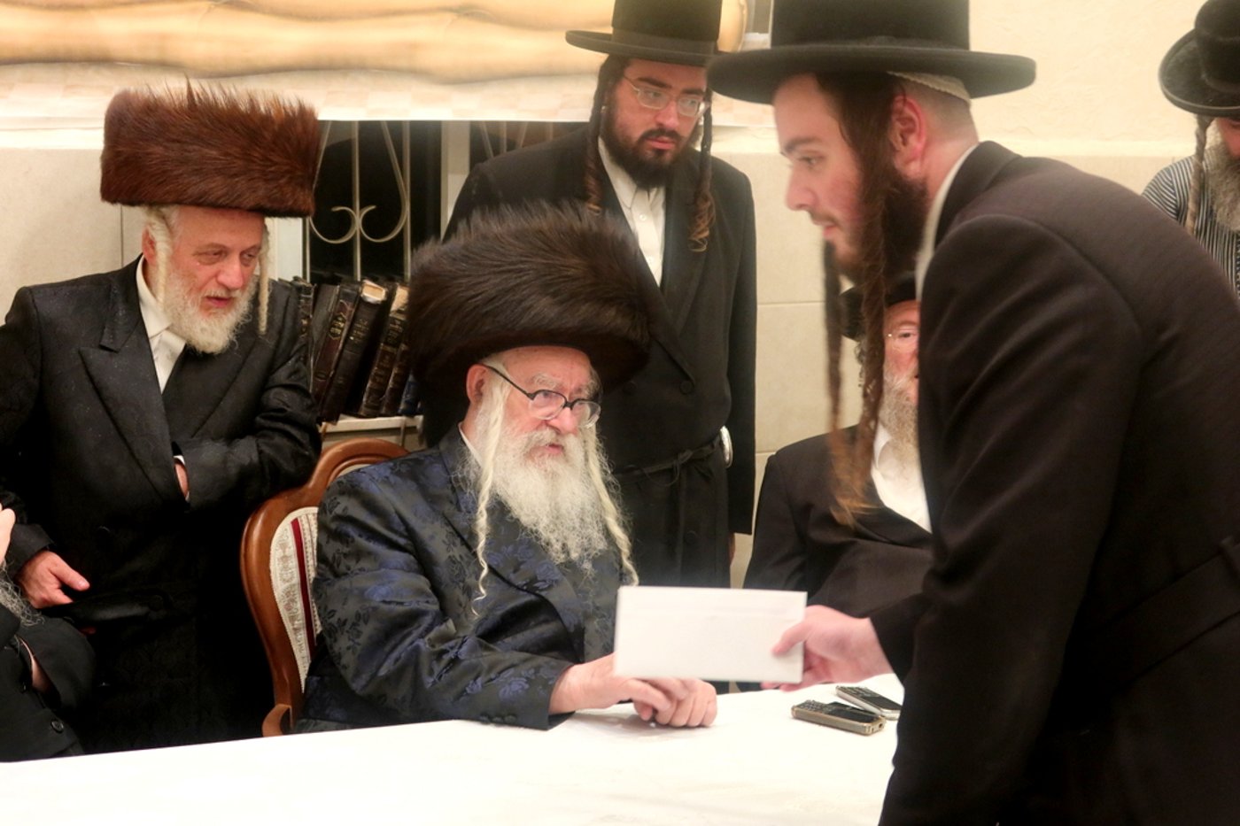 המעמד במעונו של האדמו"ר ממשכנות הרועים