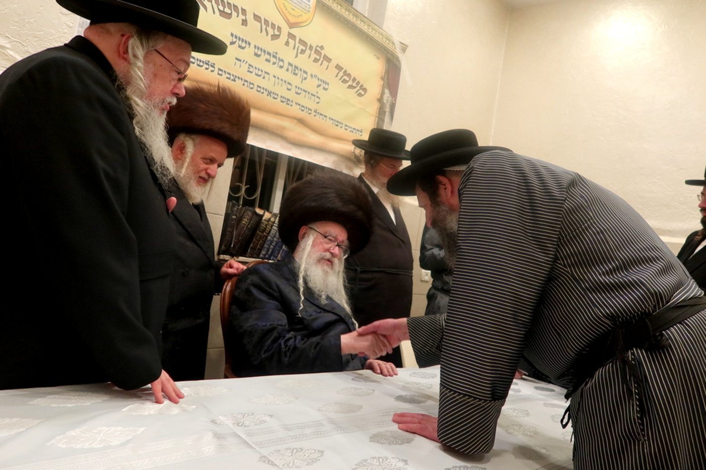 המעמד במעונו של האדמו"ר ממשכנות הרועים