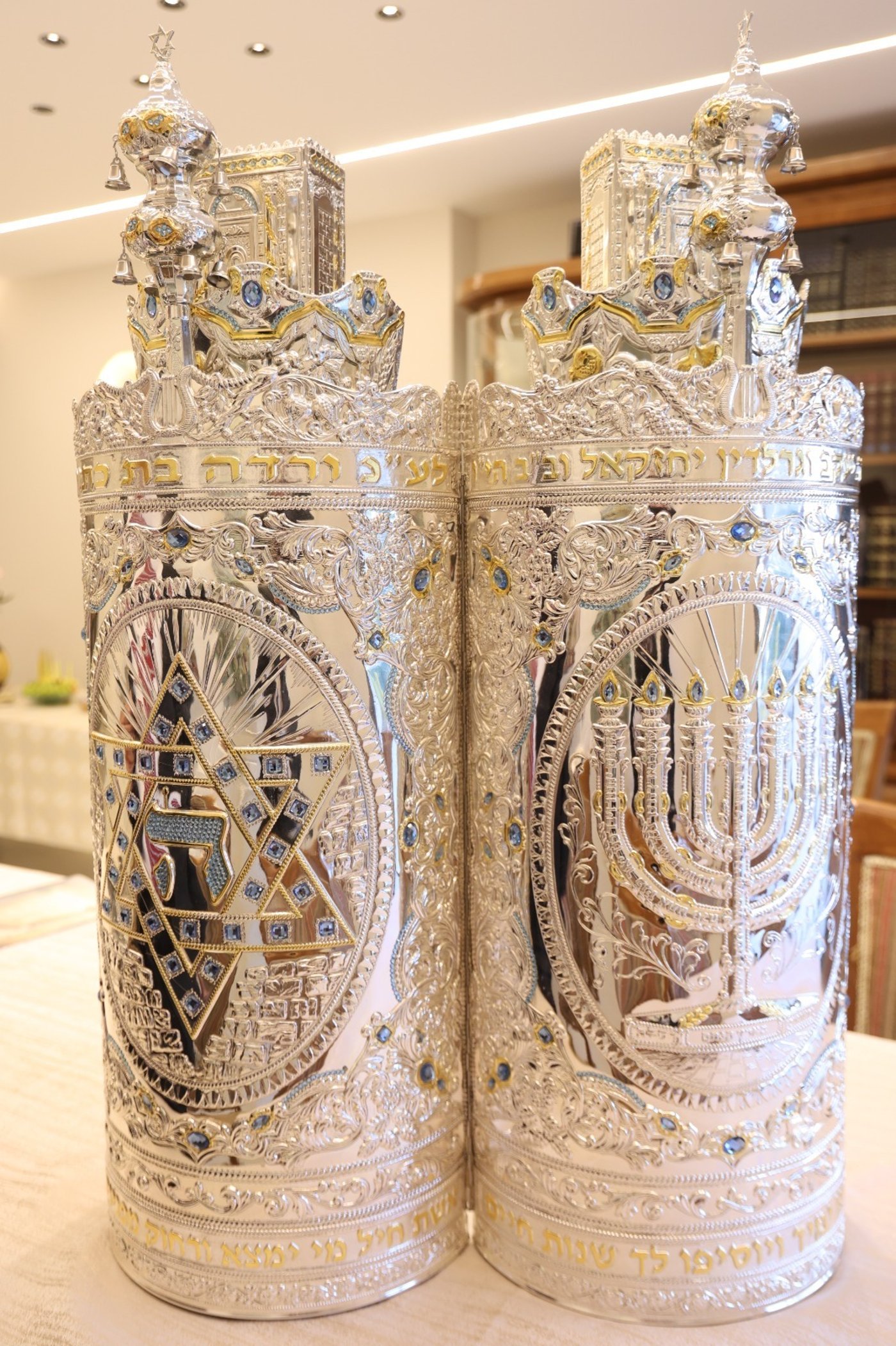 הכנסת ספר תורה לביהמ"ד 'מטה משה' בשכונת קאנטרי רמות