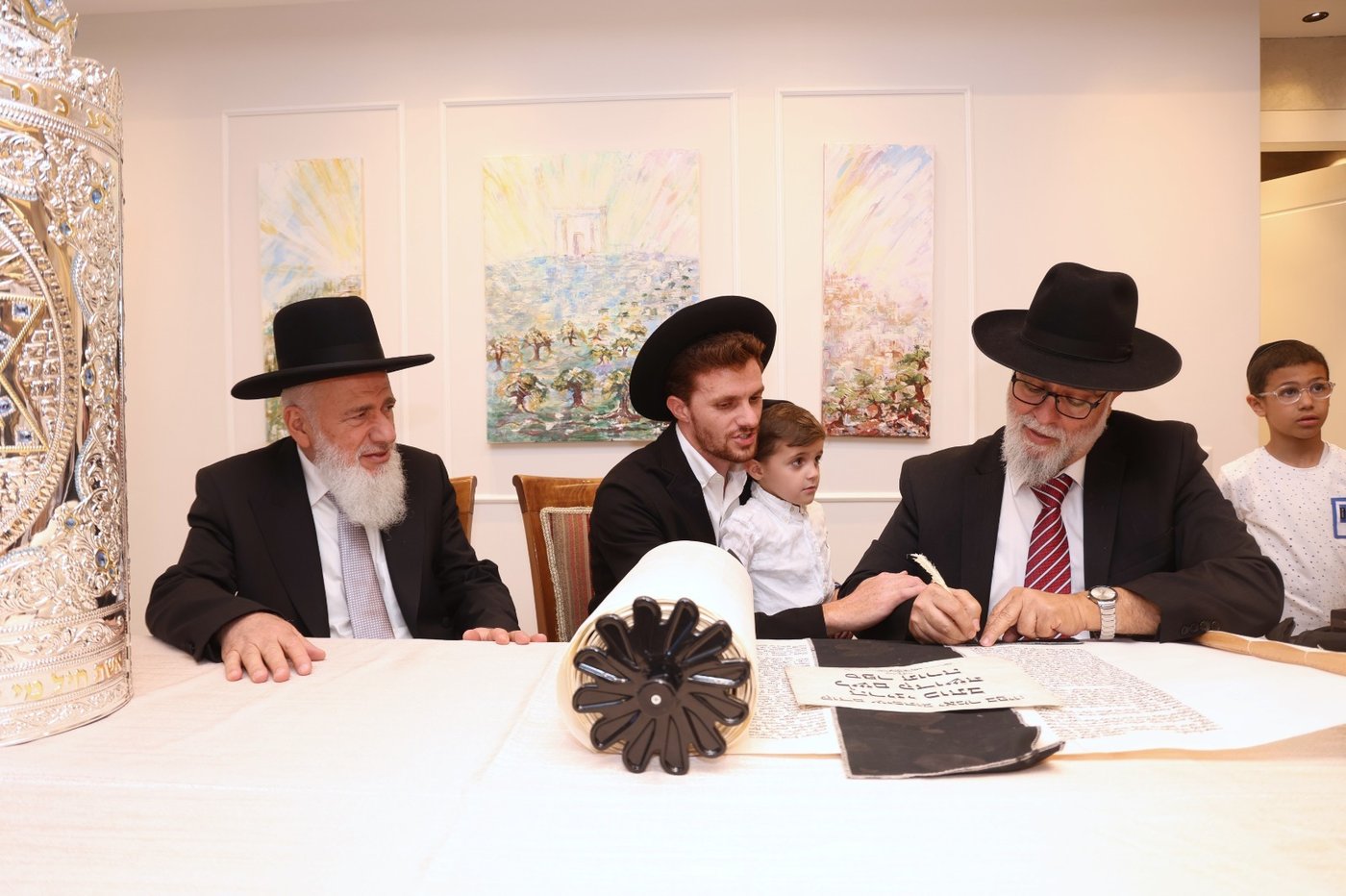 הכנסת ספר תורה לביהמ"ד 'מטה משה' בשכונת קאנטרי רמות
