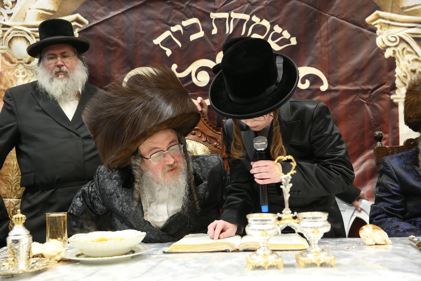 שמחת בר המצווה לנכד האדמו"ר מביאלה ב"ב