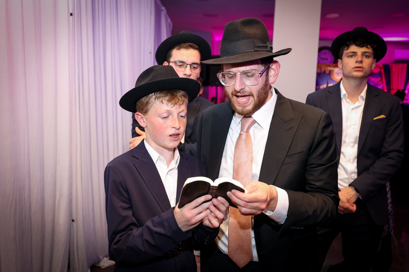 הכנסת ס"ת לקהילת 'בית שלמה' בירושלים
