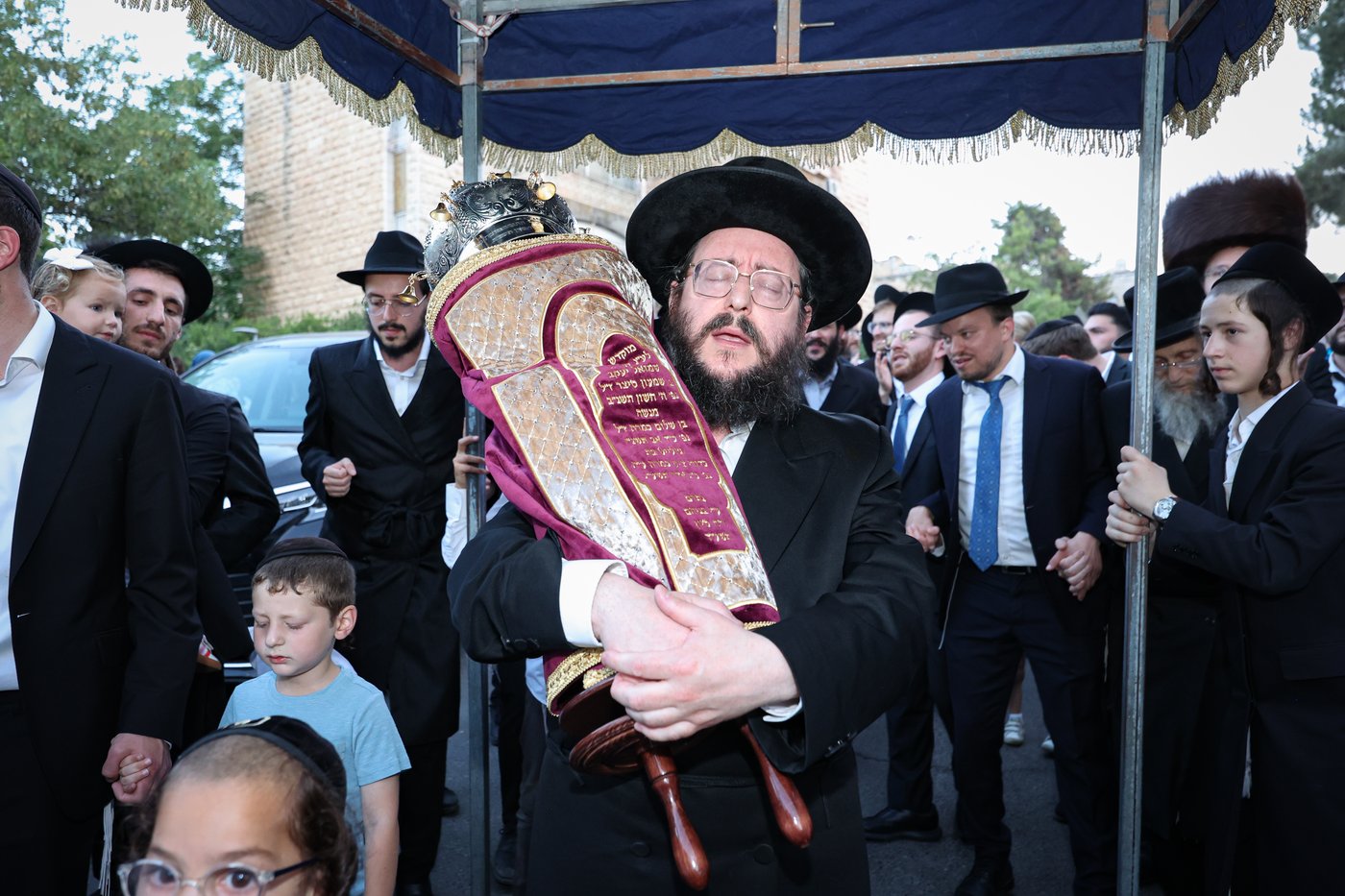 הכנסת ס"ת לקהילת 'בית שלמה' בירושלים